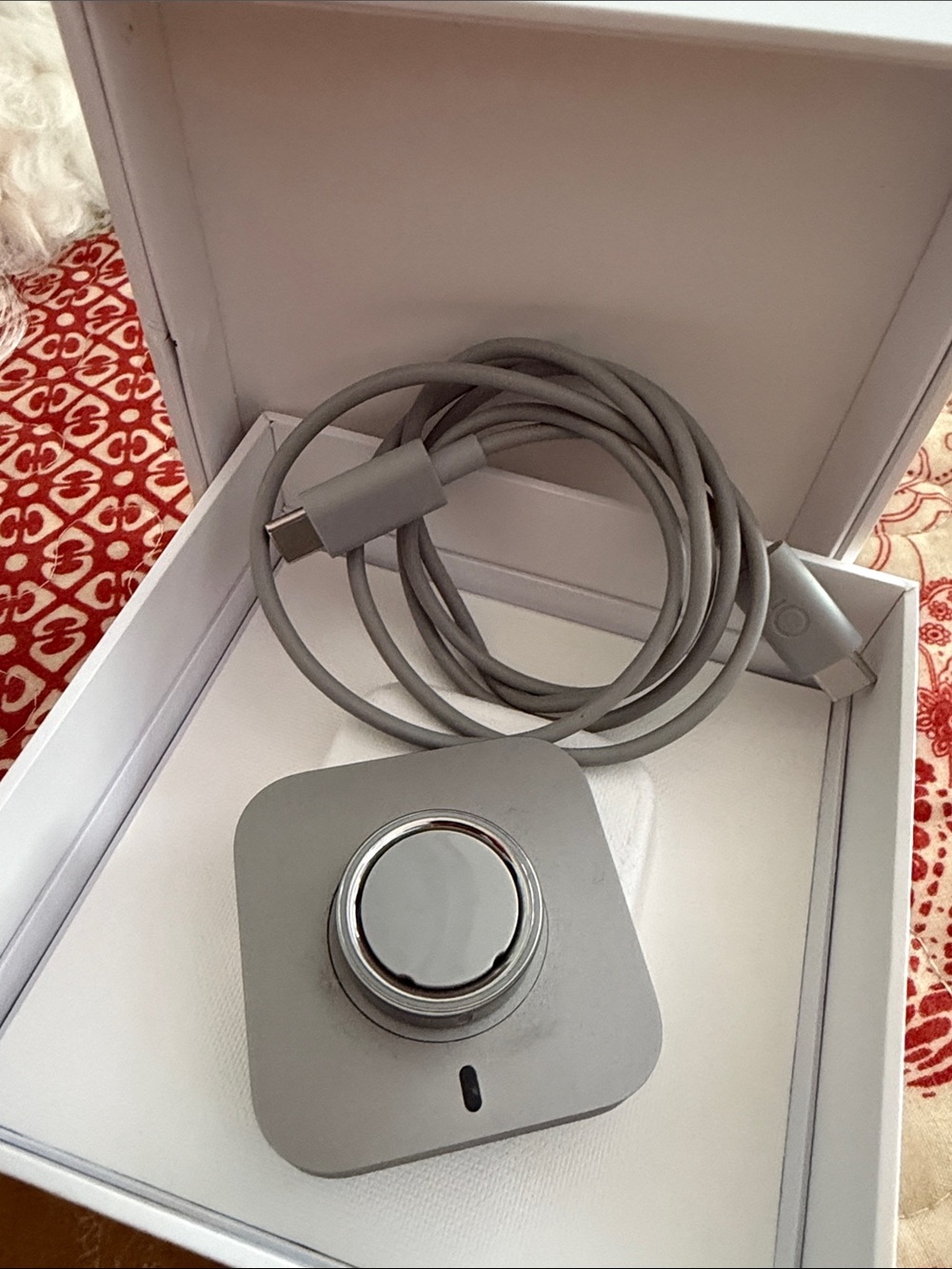 Oura Gray Ring With Charger Dock and USB-C Cable